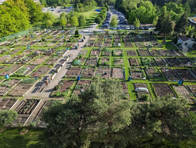 Vue aérienne du jardin communautaire Pré-Carré